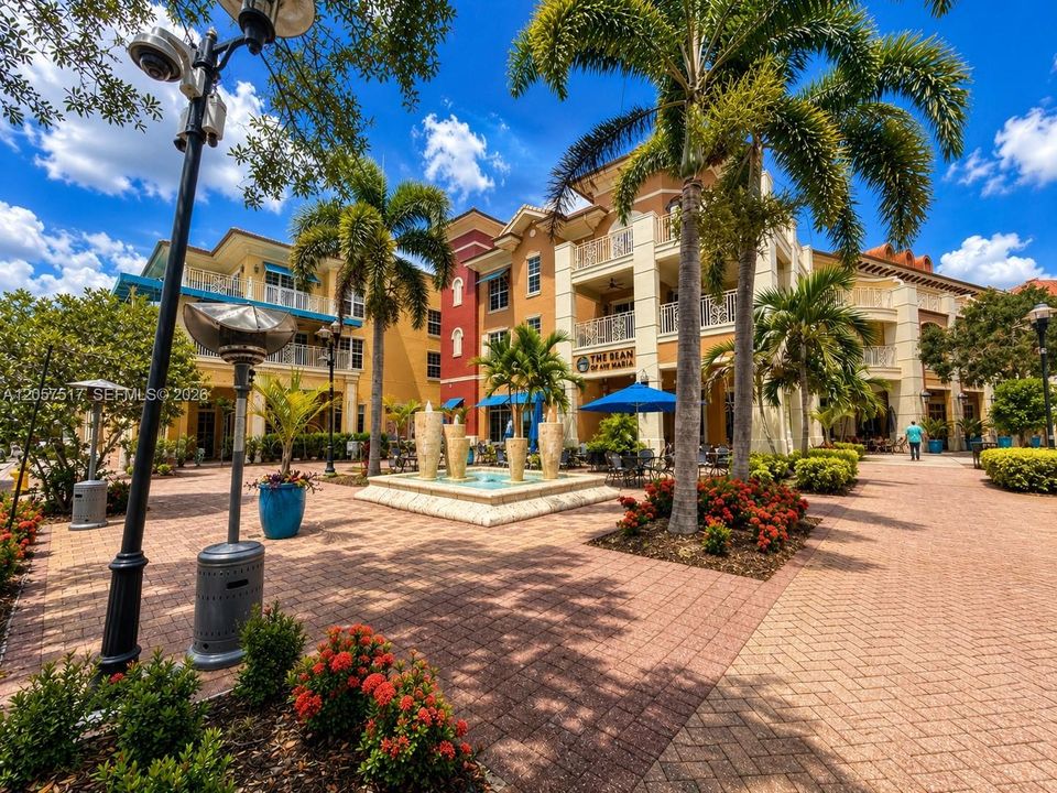En Venta: $755,000 (4 camas, 3 baños, 2611 Pies cuadrados)