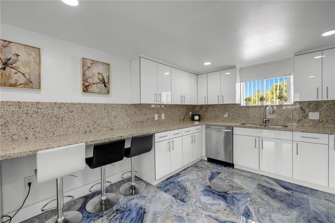 В аренду: $3,900 (2 спален, 2 ванн, 1513 Квадратных фут)