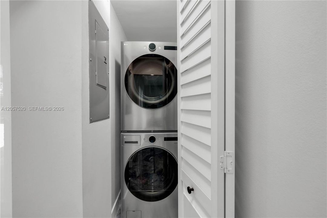 В аренду: $3,900 (2 спален, 2 ванн, 1513 Квадратных фут)