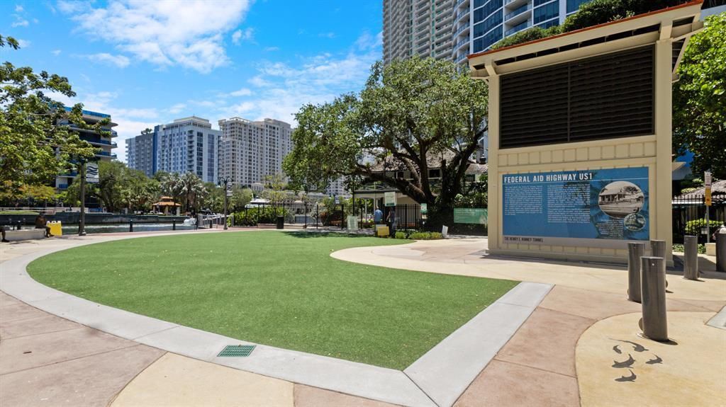 Walk to Las Olas