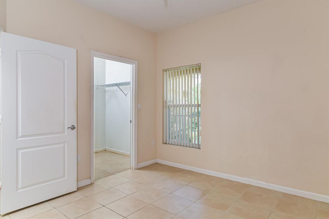 5015 Fairways CIR 305