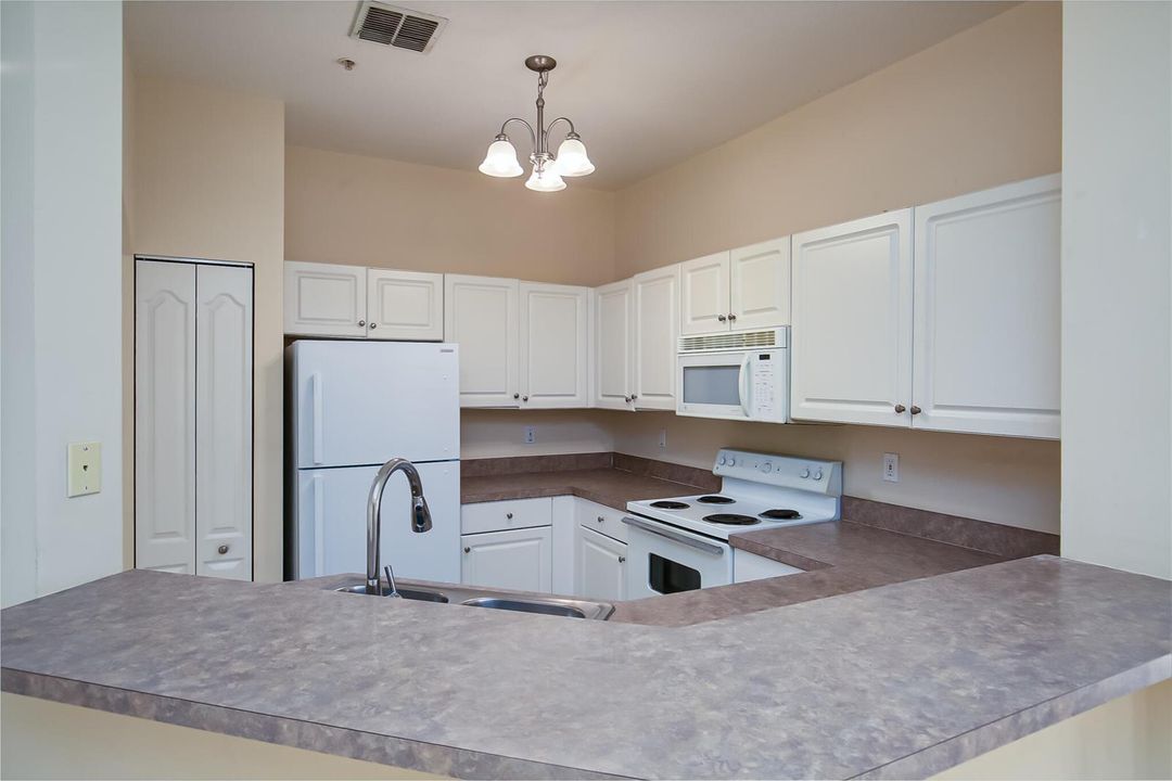 5015 Fairways CIR 305