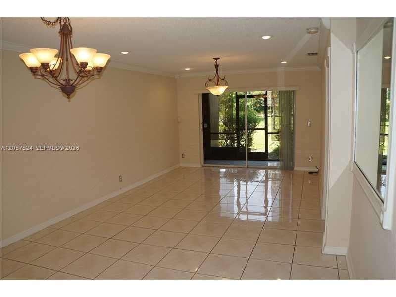 For Rent: $2,650 (2 beds, 2 baths, 976 Square Feet)