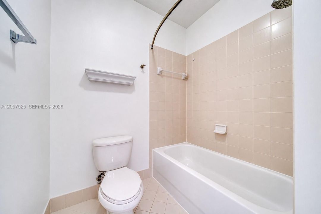 В аренду: $2,500 (2 спален, 2 ванн, 1258 Квадратных фут)