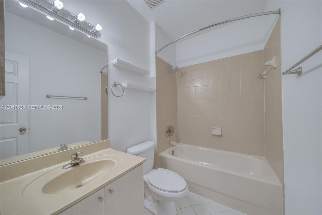 В аренду: $2,500 (2 спален, 2 ванн, 1258 Квадратных фут)