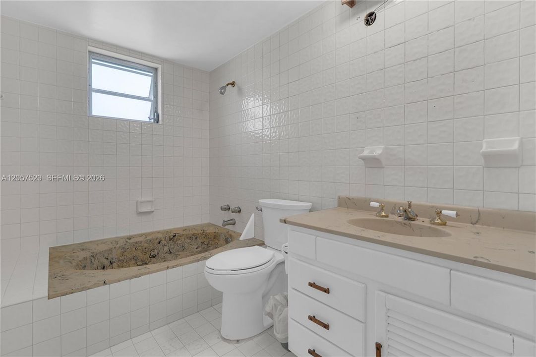 En Venta: $625,000 (4 camas, 2 baños, 1789 Pies cuadrados)