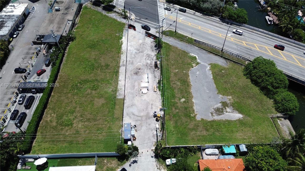 На продажу: $5,000,000 (1.25 acres)