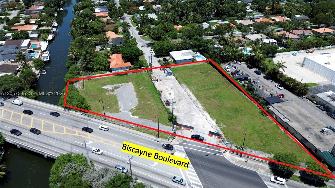 На продажу: $5,000,000 (1.25 acres)