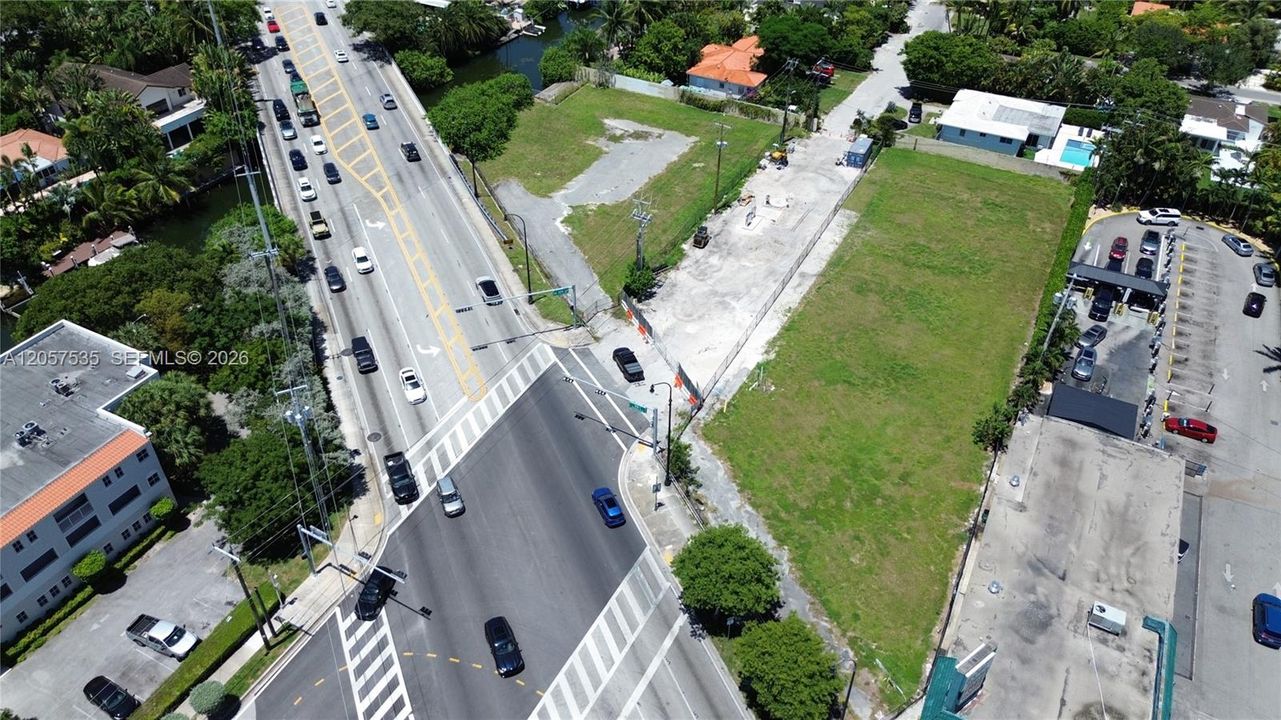 На продажу: $5,000,000 (1.25 acres)