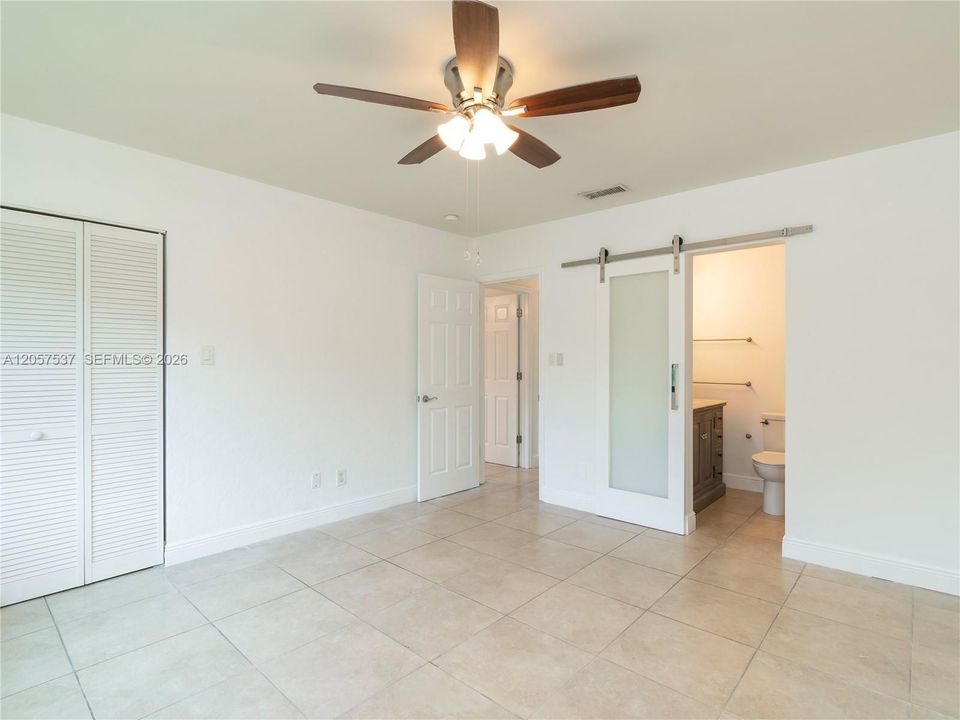 For Rent: $3,200 (3 beds, 2 baths, 1220 Square Feet)