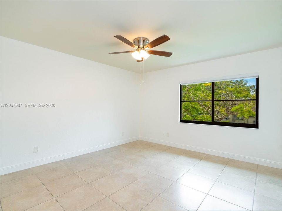 For Rent: $3,200 (3 beds, 2 baths, 1220 Square Feet)