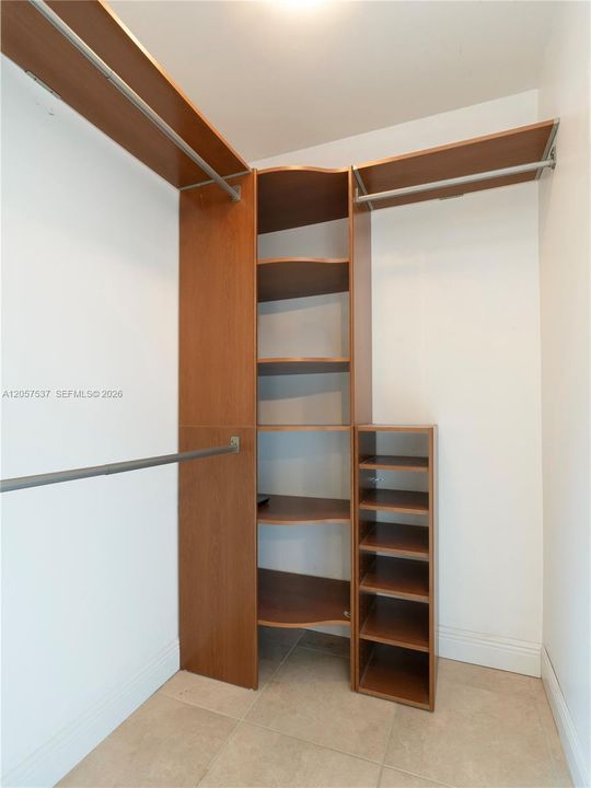 For Rent: $3,200 (3 beds, 2 baths, 1220 Square Feet)