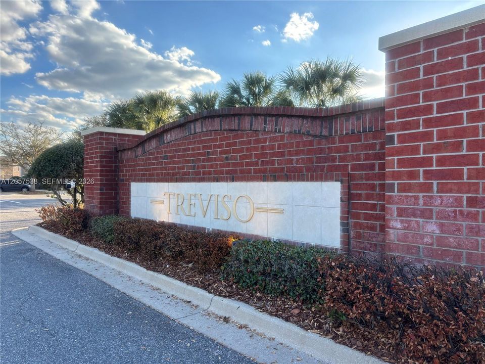 For Rent: $2,250 (3 beds, 2 baths, 1372 Square Feet)