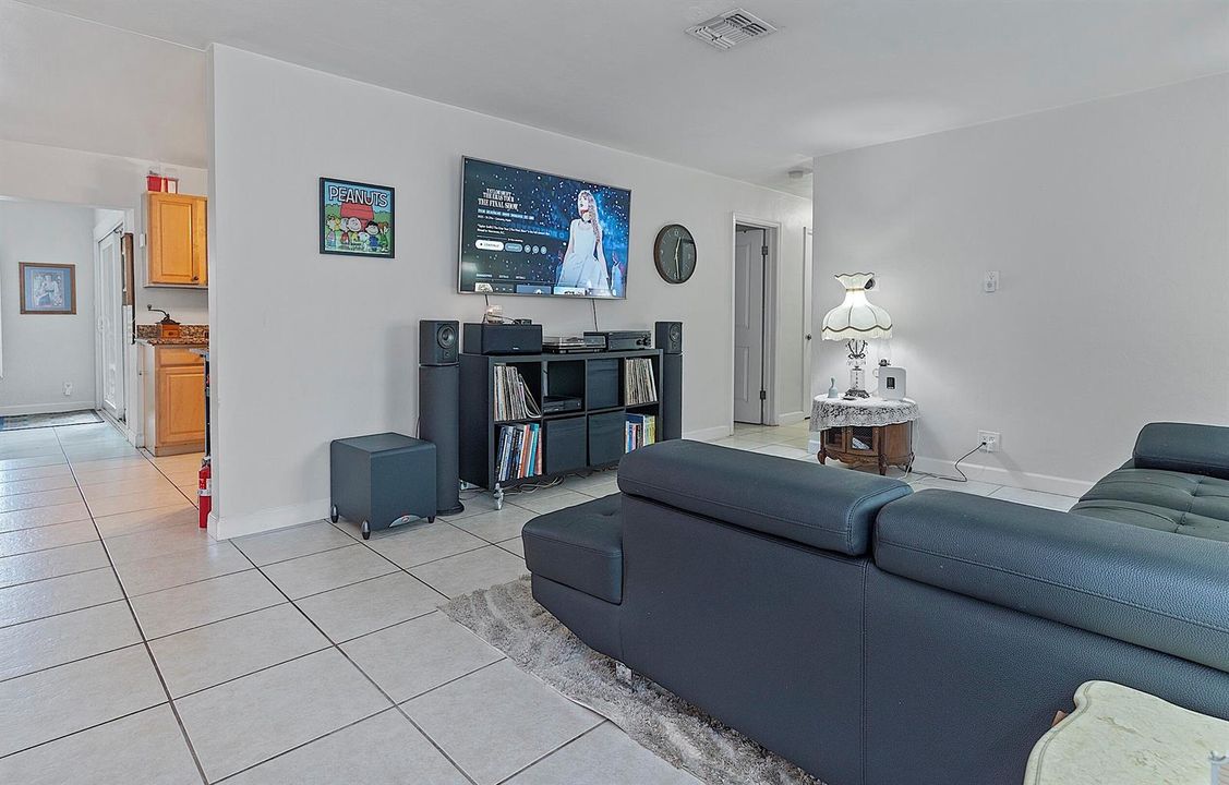 830 SW 1st Ave Pompano Beach - - 007
