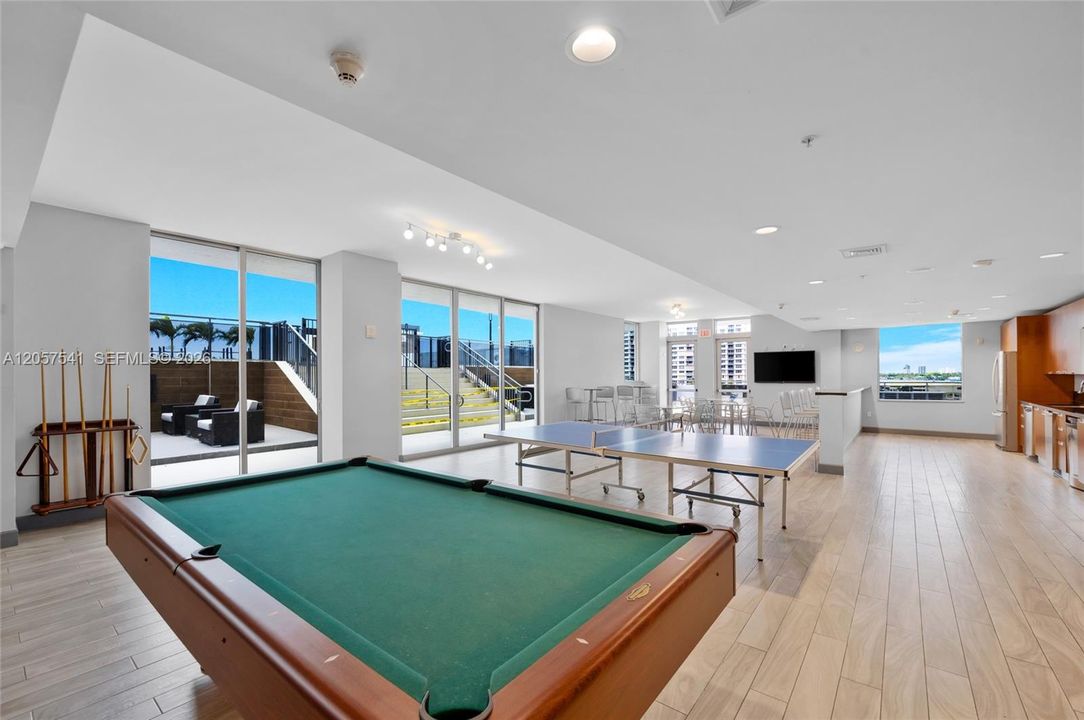 For Rent: $5,000 (2 beds, 2 baths, 1735 Square Feet)