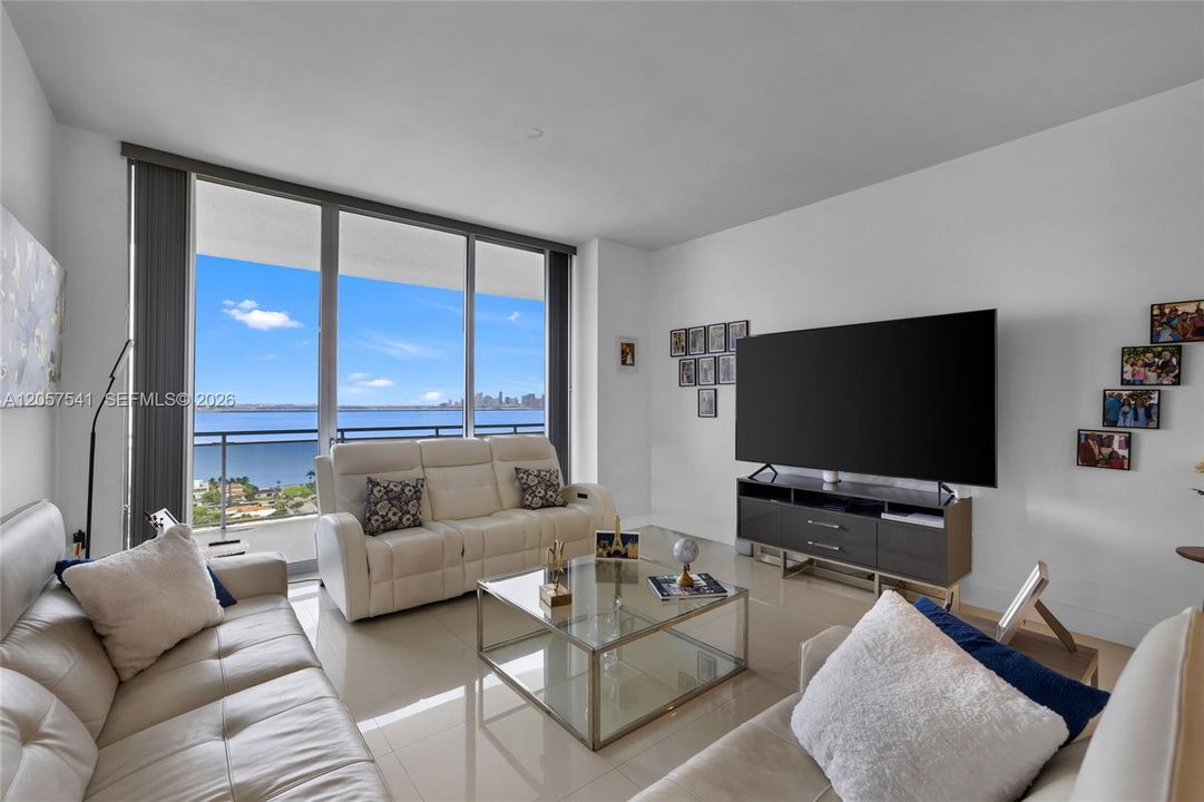 For Rent: $5,000 (2 beds, 2 baths, 1735 Square Feet)