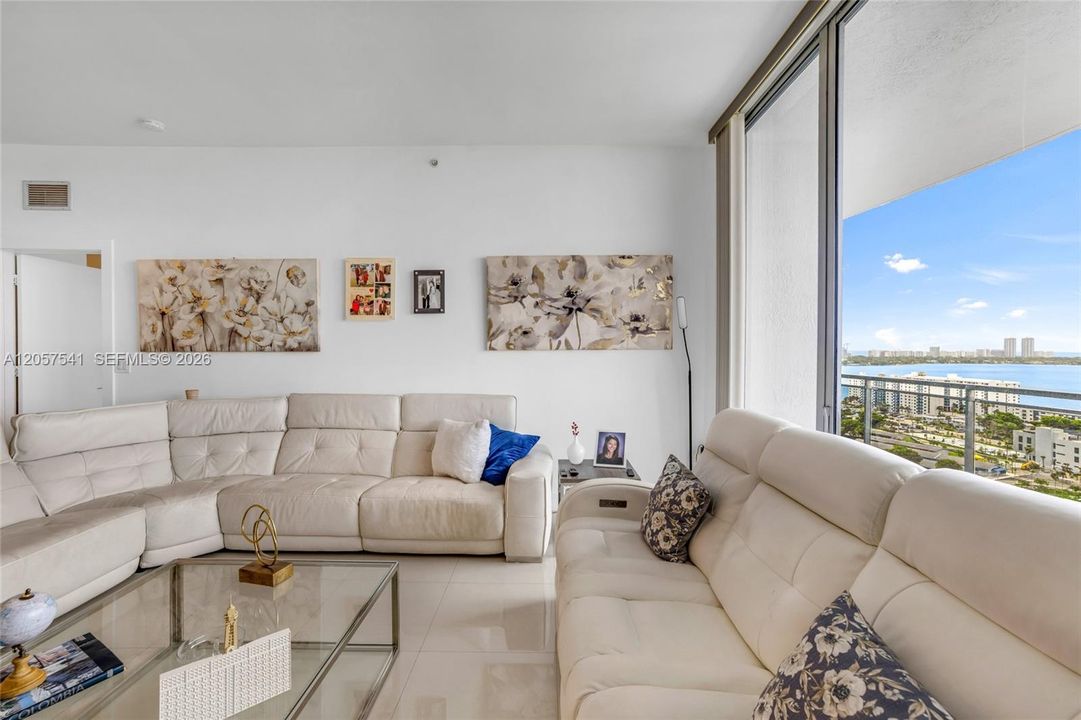 For Rent: $5,000 (2 beds, 2 baths, 1735 Square Feet)