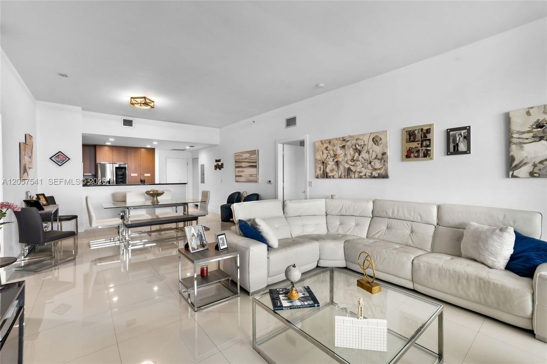 For Rent: $5,000 (2 beds, 2 baths, 1735 Square Feet)