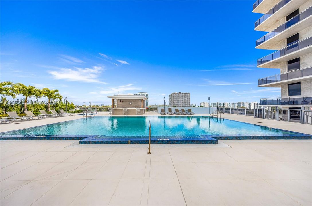 For Rent: $5,000 (2 beds, 2 baths, 1735 Square Feet)