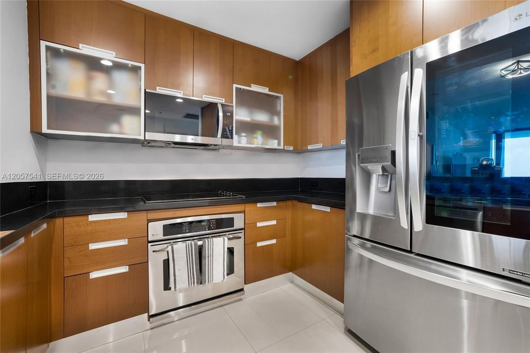 For Rent: $5,000 (2 beds, 2 baths, 1735 Square Feet)