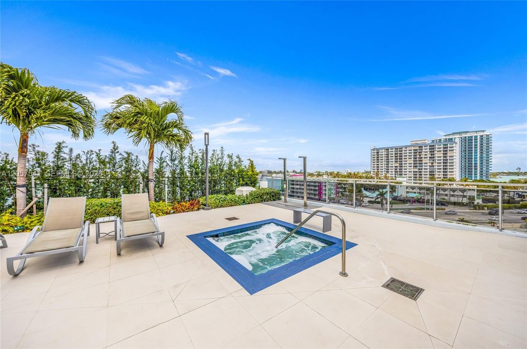 For Rent: $5,000 (2 beds, 2 baths, 1735 Square Feet)