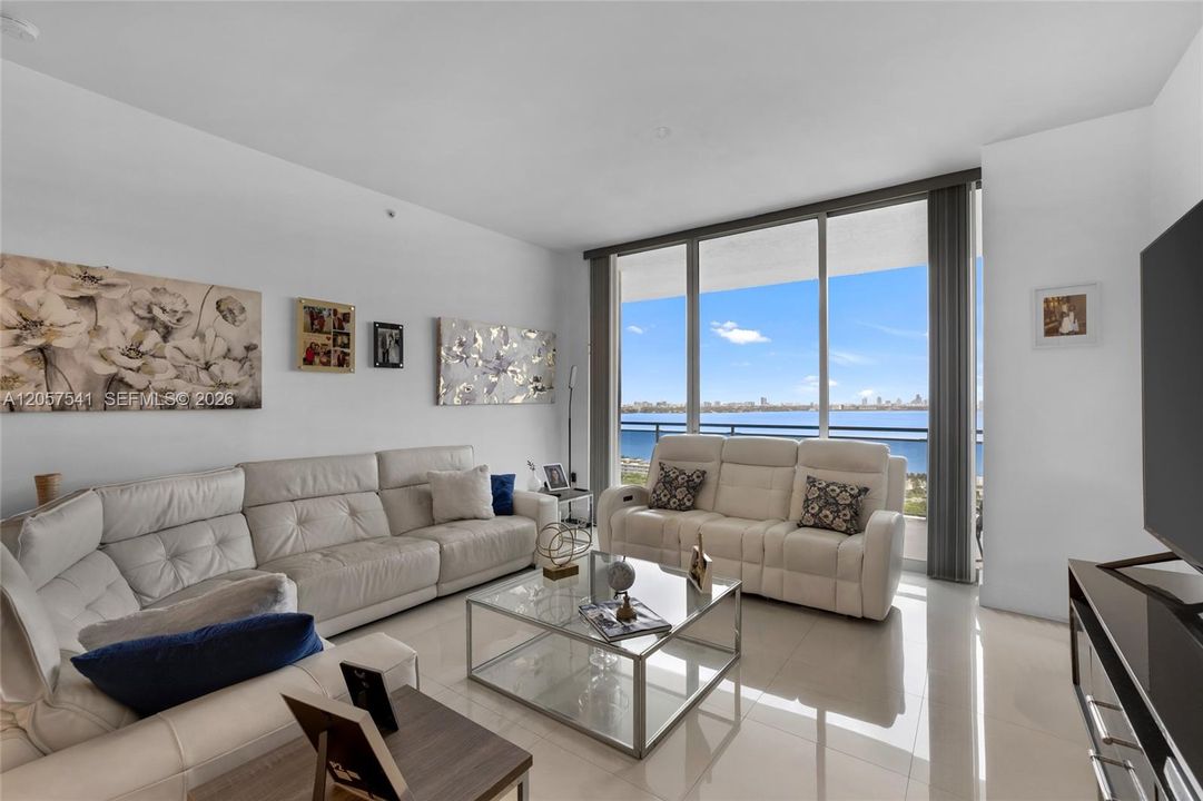 For Rent: $5,000 (2 beds, 2 baths, 1735 Square Feet)