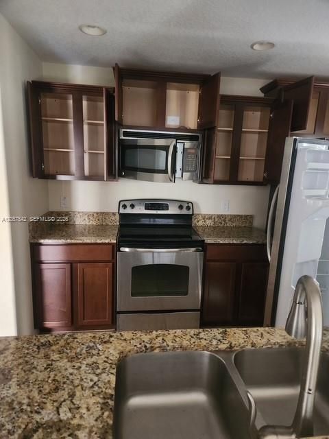En Renta: $2,250 (3 camas, 2 baños, 1372 Pies cuadrados)