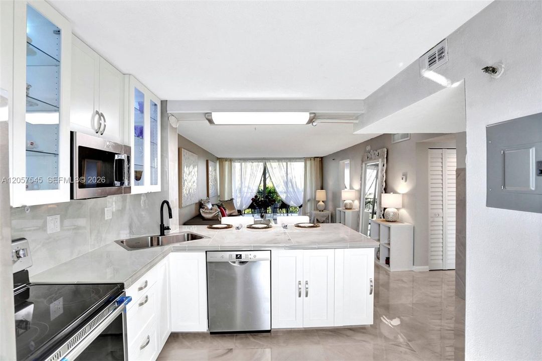 На продажу: $175,000 (2 спален, 2 ванн, 1260 Квадратных фут)