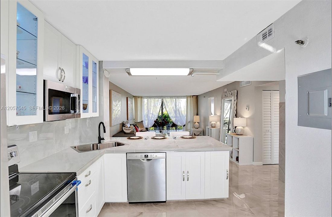 На продажу: $175,000 (2 спален, 2 ванн, 1260 Квадратных фут)
