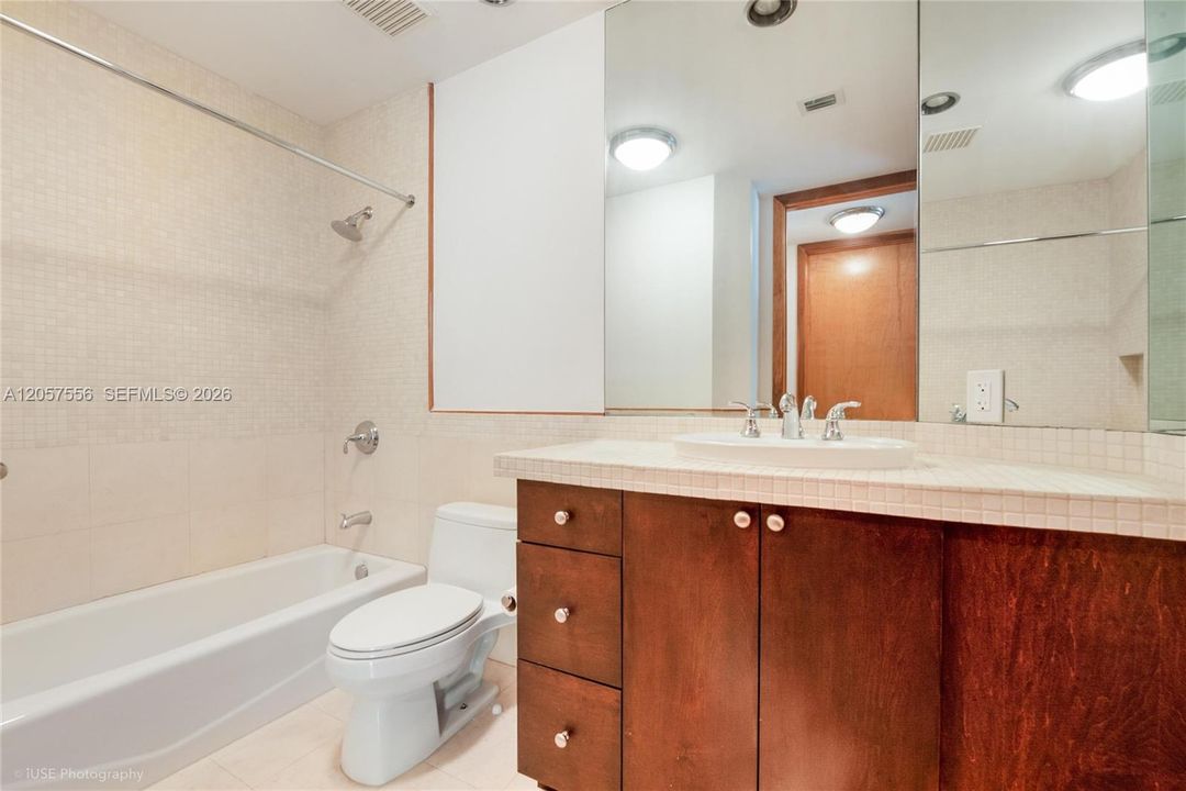 В аренду: $9,000 (3 спален, 3 ванн, 1751 Квадратных фут)