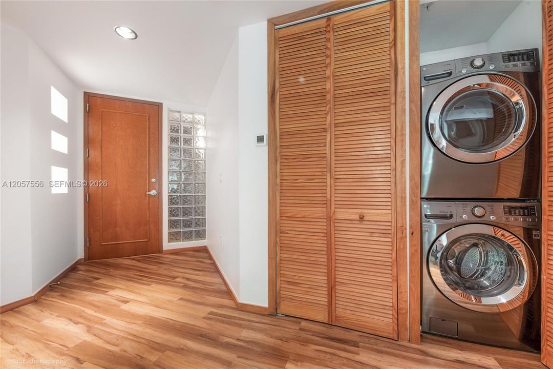 В аренду: $9,000 (3 спален, 3 ванн, 1751 Квадратных фут)