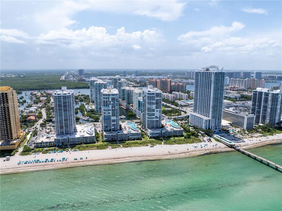 For Sale: $1,025,000 (2 beds, 2 baths, 1460 Square Feet)