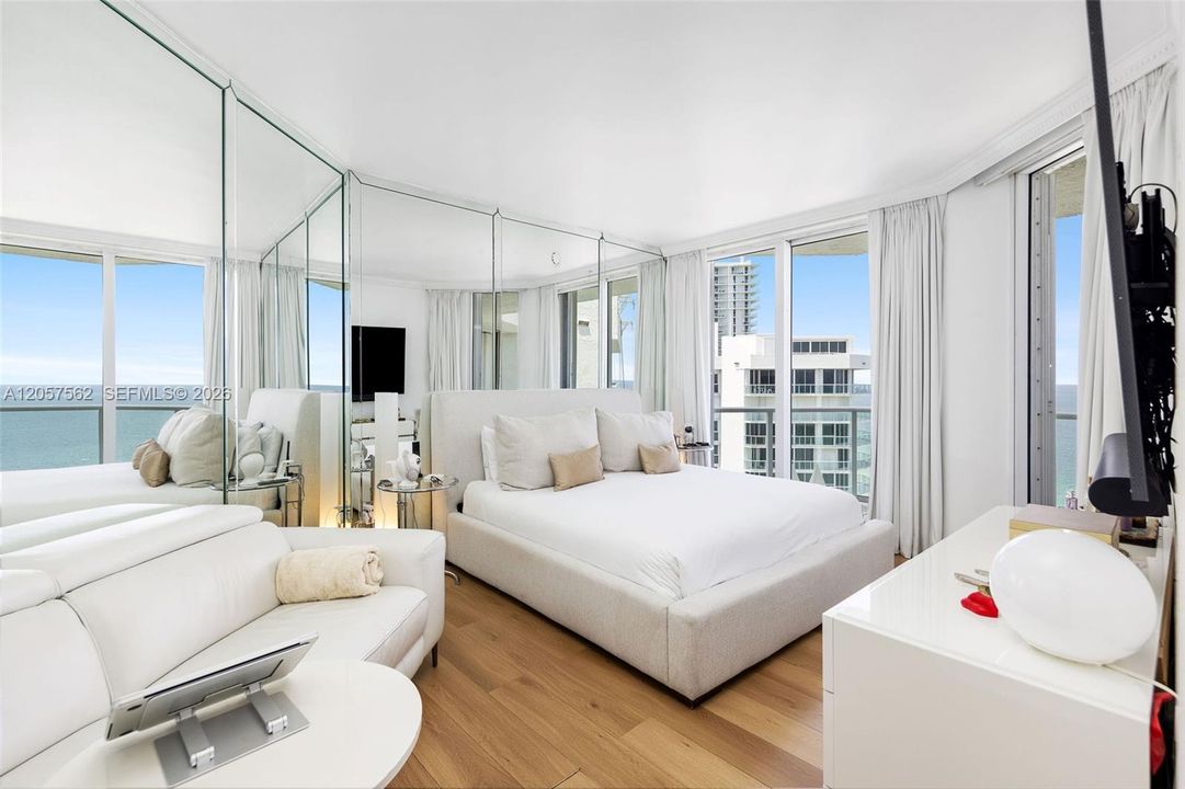 For Sale: $1,025,000 (2 beds, 2 baths, 1460 Square Feet)