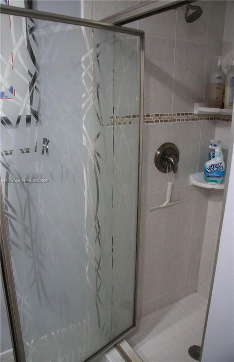 For Sale: $350,000 (2 beds, 2 baths, 936 Square Feet)