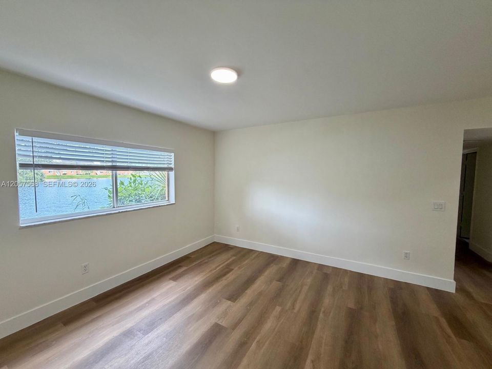 В аренду: $2,100 (2 спален, 1 ванн, 884 Квадратных фут)
