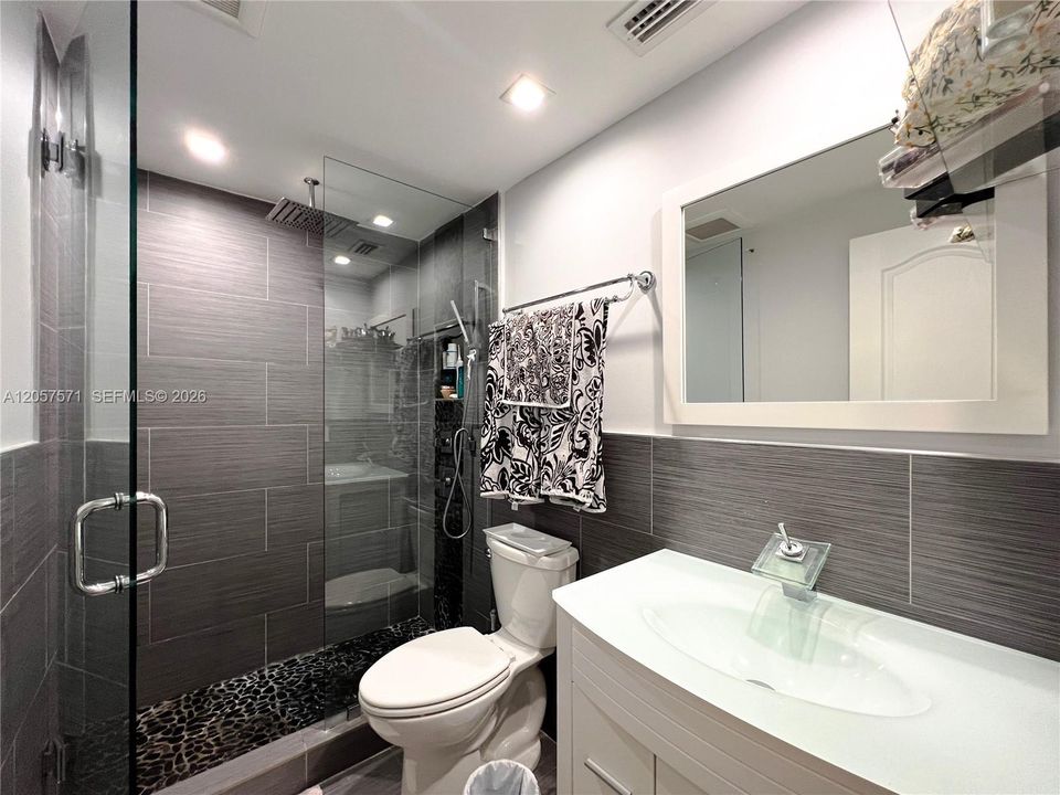 En Venta: $415,000 (1 camas, 1 baños, 787 Pies cuadrados)