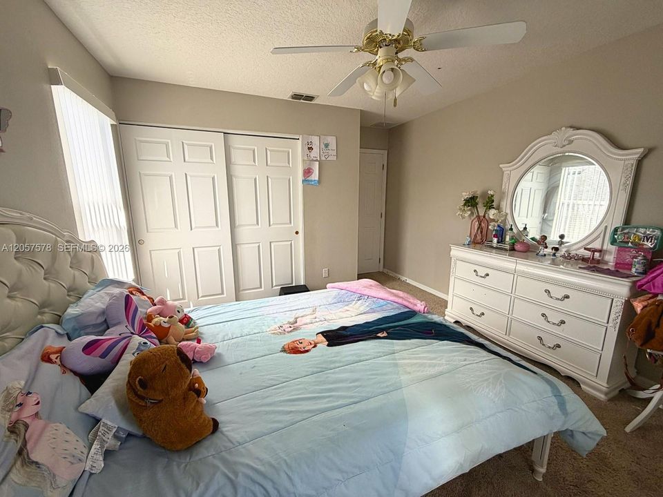 В аренду: $3,300 (6 спален, 4 ванн, 3396 Квадратных фут)