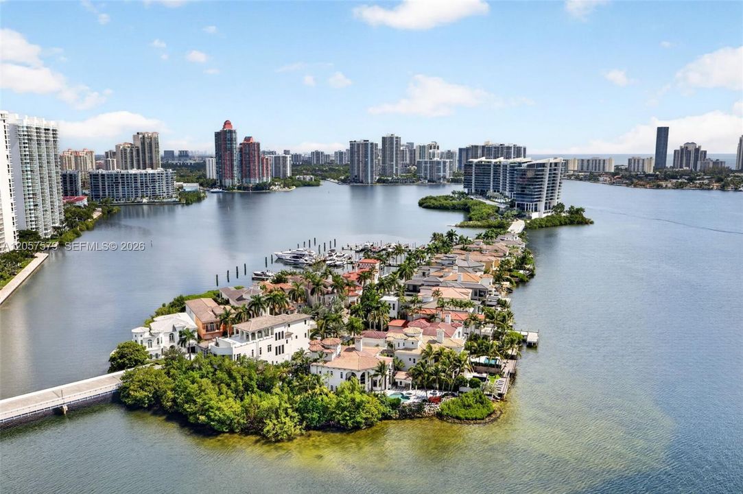 En Venta: $1,175,000 (2 camas, 2 baños, 2154 Pies cuadrados)