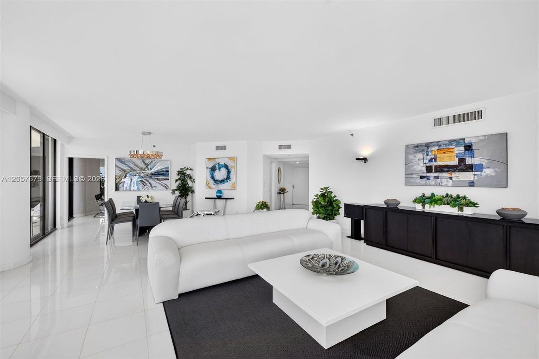 En Venta: $1,175,000 (2 camas, 2 baños, 2154 Pies cuadrados)