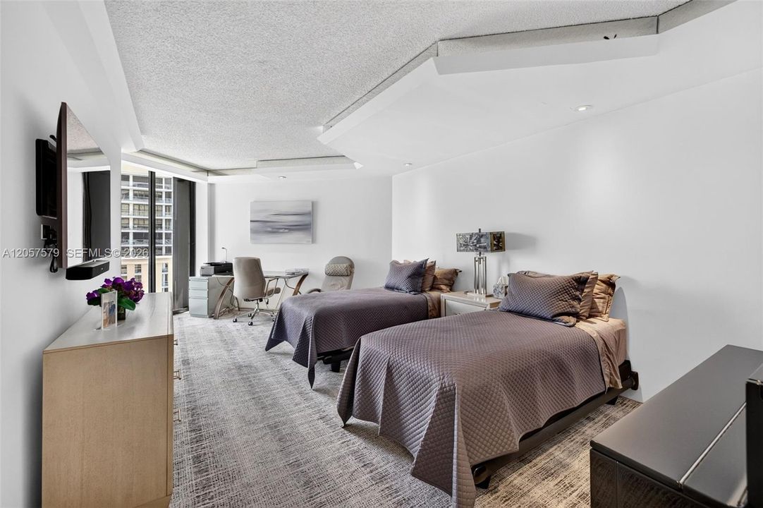 En Venta: $1,175,000 (2 camas, 2 baños, 2154 Pies cuadrados)