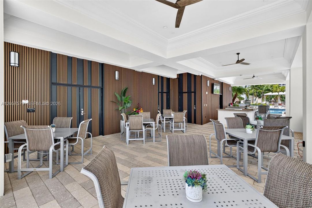 En Venta: $1,175,000 (2 camas, 2 baños, 2154 Pies cuadrados)