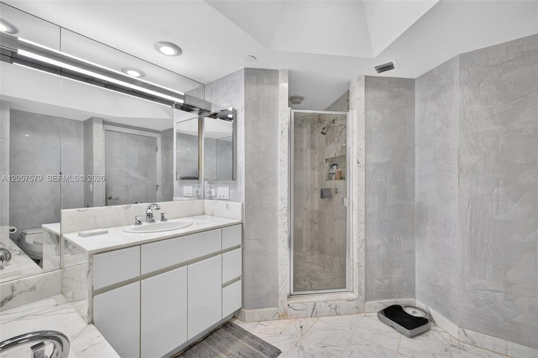 En Venta: $1,175,000 (2 camas, 2 baños, 2154 Pies cuadrados)