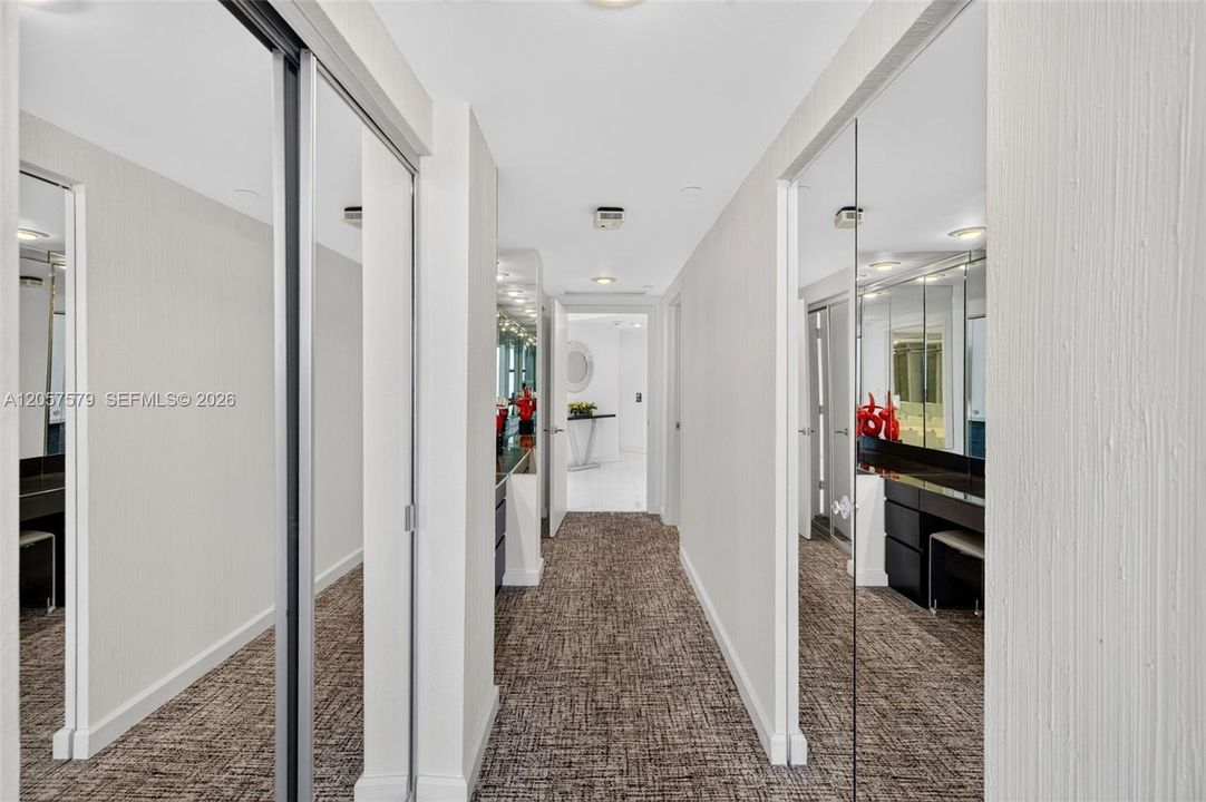 En Venta: $1,175,000 (2 camas, 2 baños, 2154 Pies cuadrados)