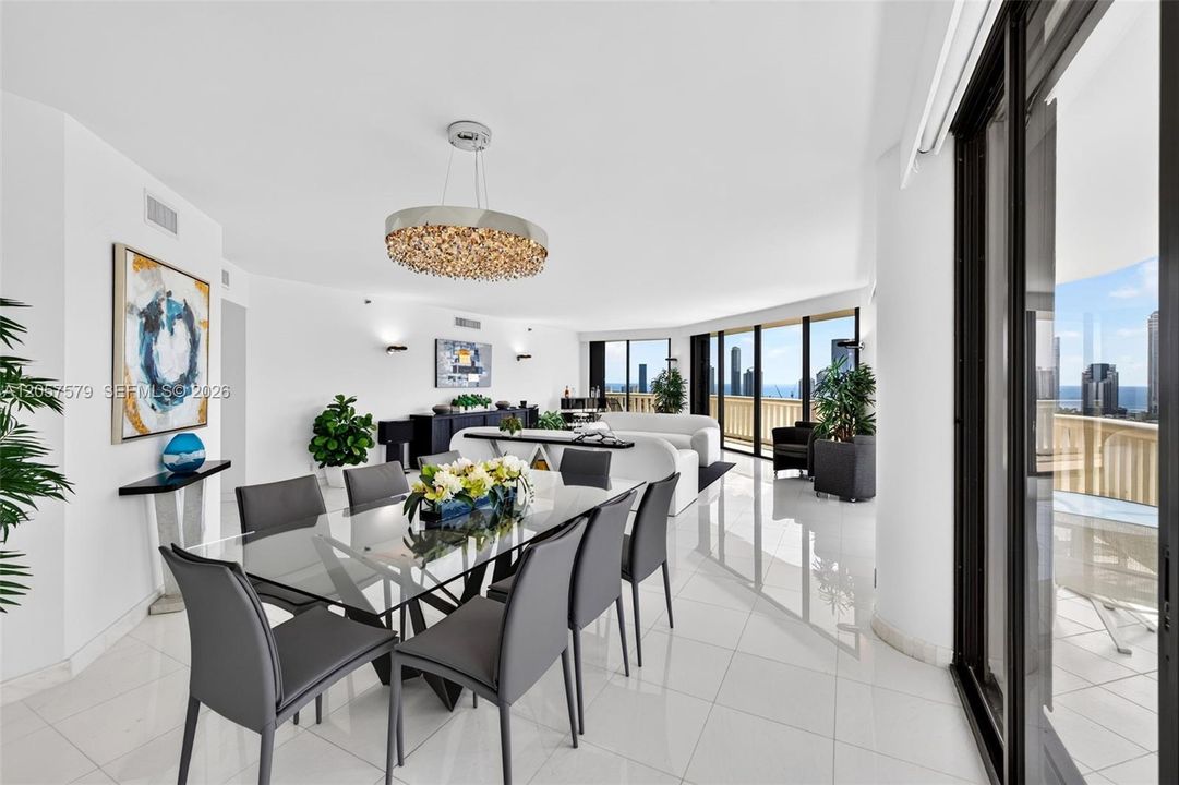 En Venta: $1,175,000 (2 camas, 2 baños, 2154 Pies cuadrados)