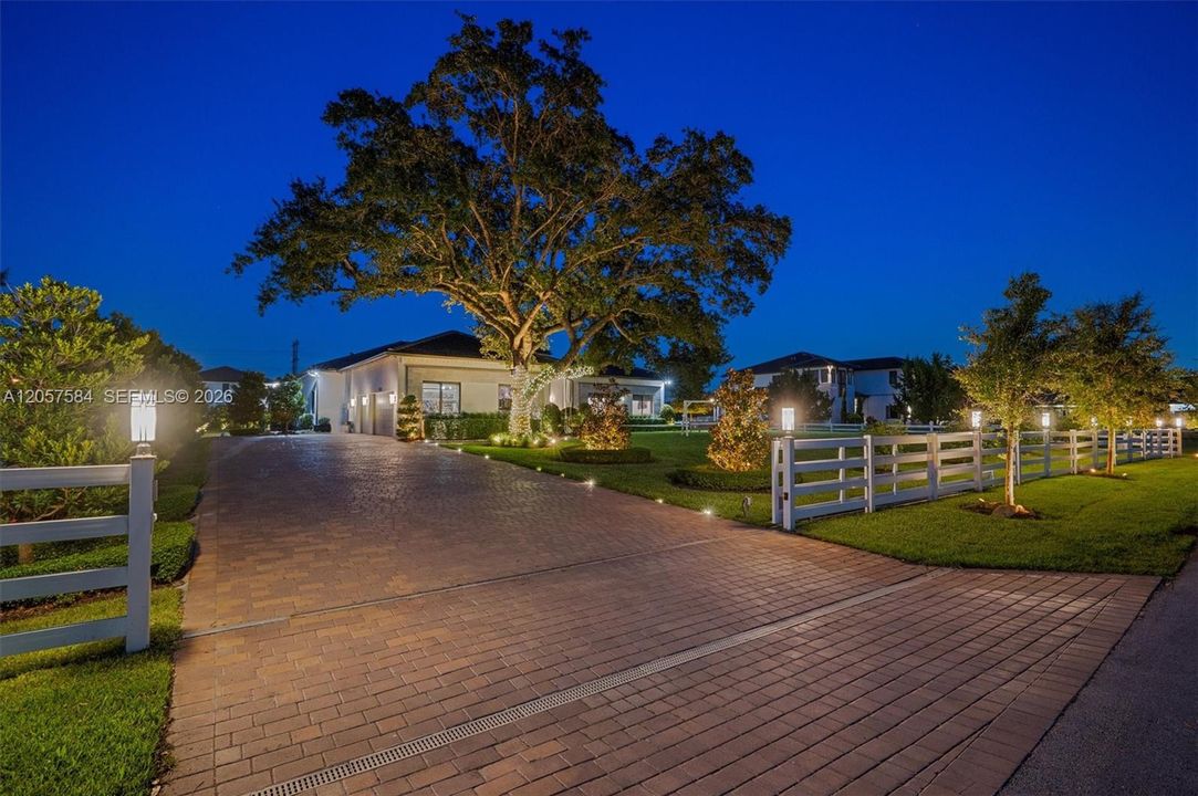 En Venta: $3,650,000 (5 camas, 3 baños, 4300 Pies cuadrados)