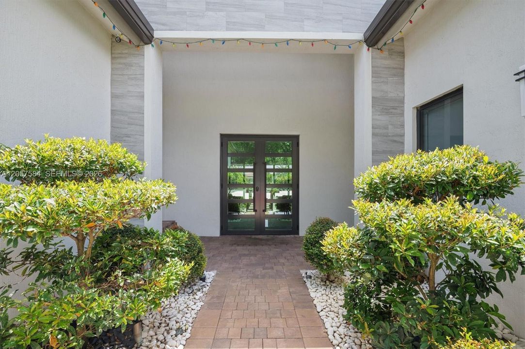 En Venta: $3,650,000 (5 camas, 3 baños, 4300 Pies cuadrados)