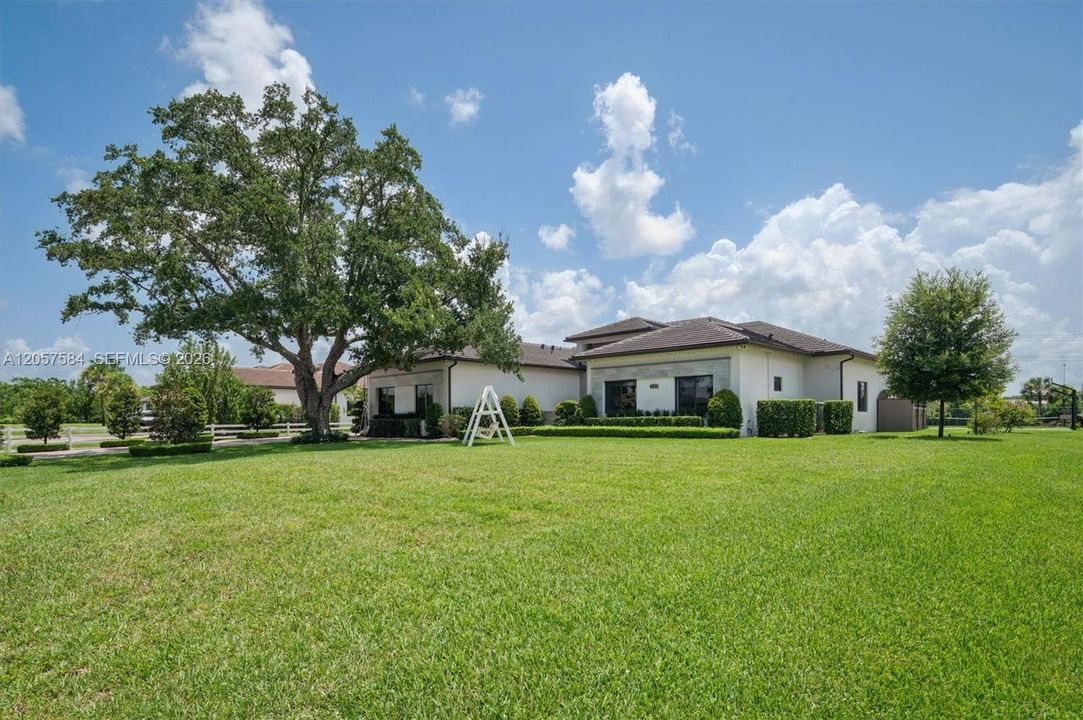 En Venta: $3,650,000 (5 camas, 3 baños, 4300 Pies cuadrados)