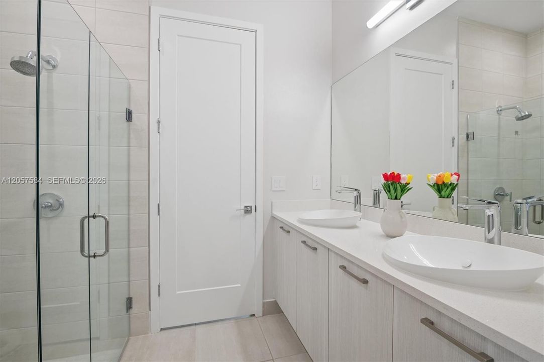 En Venta: $3,650,000 (5 camas, 3 baños, 4300 Pies cuadrados)