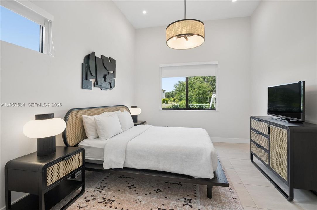 En Venta: $3,650,000 (5 camas, 3 baños, 4300 Pies cuadrados)