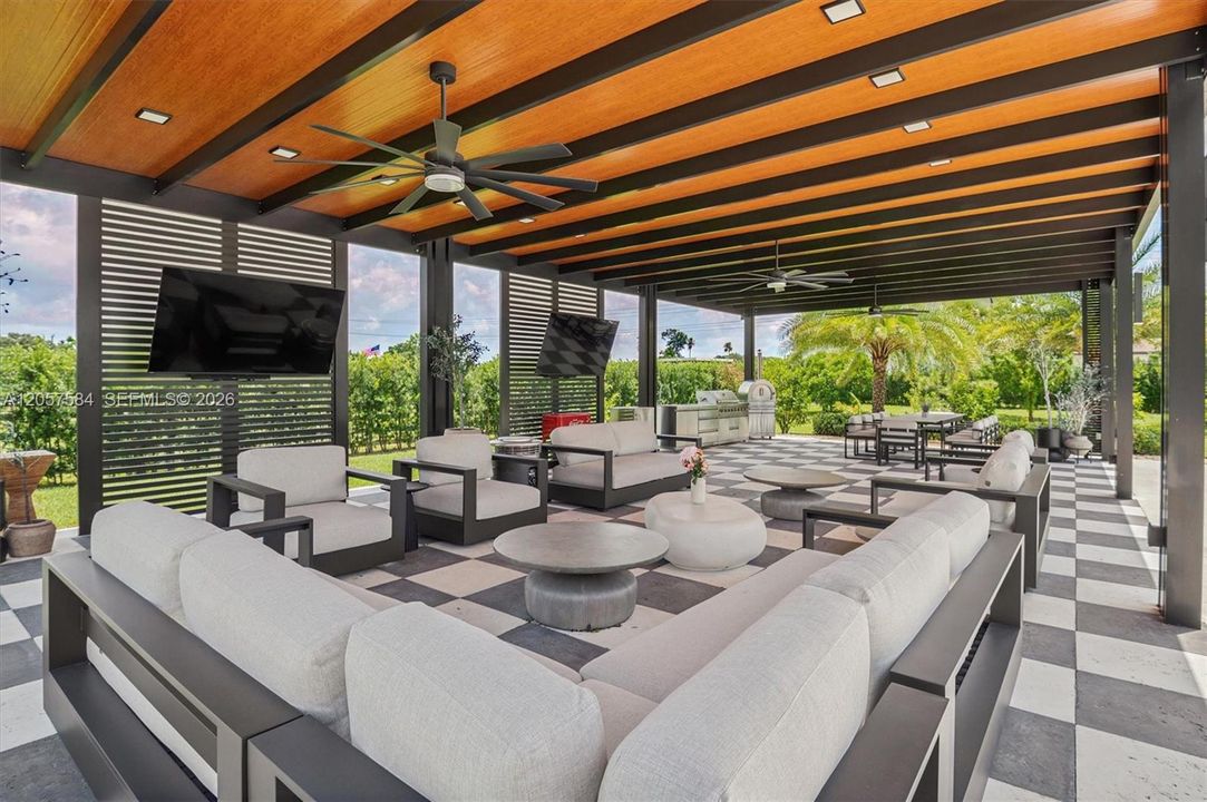 En Venta: $3,650,000 (5 camas, 3 baños, 4300 Pies cuadrados)